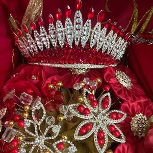 A pretty red quinces crown!🤗🤗supper pretty